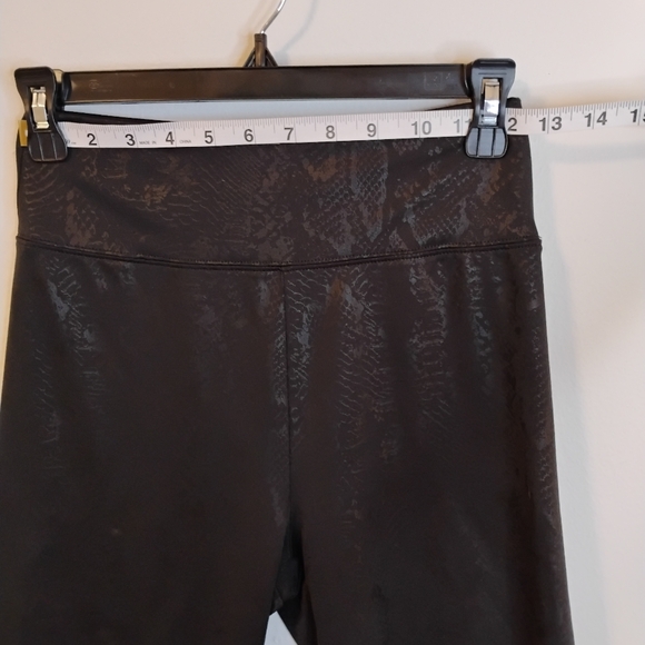 American Eagle Outfitters Textured Black Bike Shorts - Picture 6 of 9